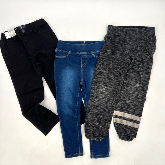 GIRL'S LOT OF 3 Pants 2 Jeans 1 Sweatpant Size 4T - Picture 1 of 13